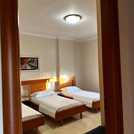 Ami Apartament Vlorë Екстериор снимка