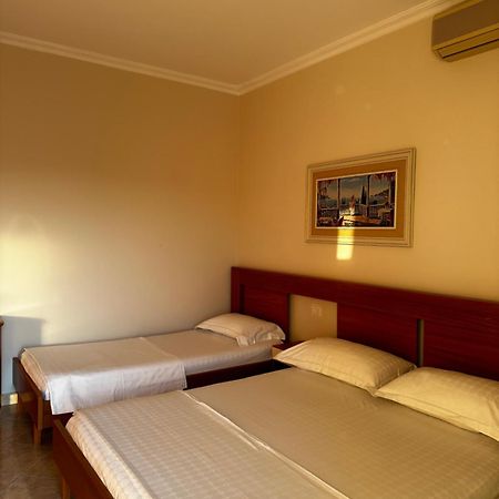 Ami Apartament Vlorë Екстериор снимка