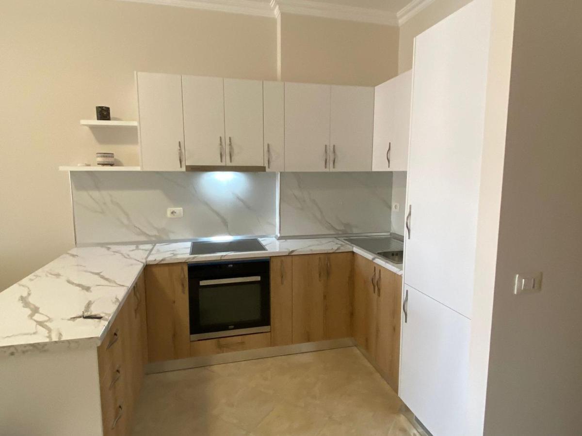 Ami Apartament Vlorë Екстериор снимка