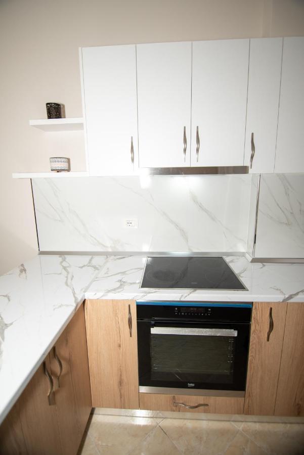 Ami Apartament Vlorë Екстериор снимка
