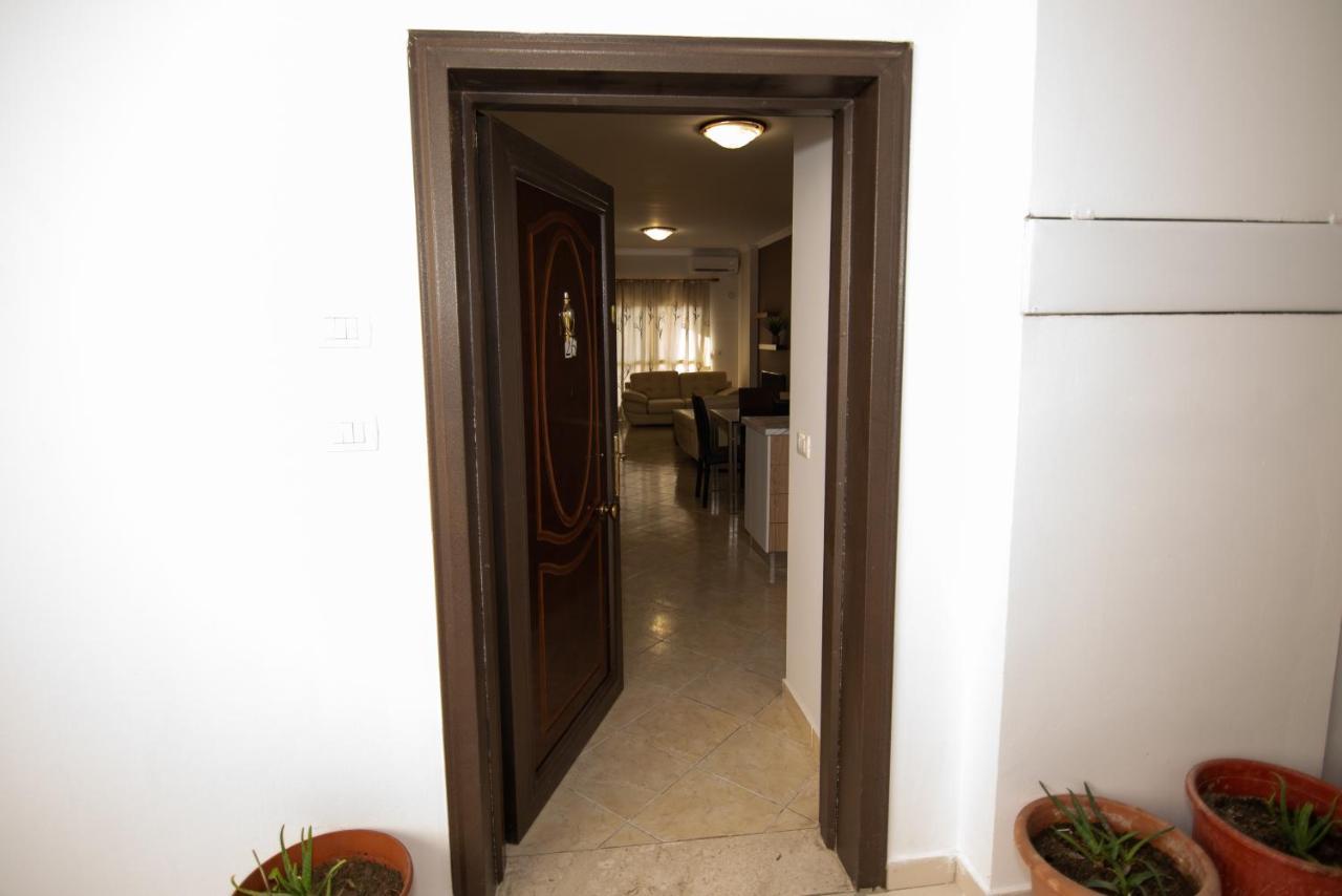 Ami Apartament Vlorë Екстериор снимка