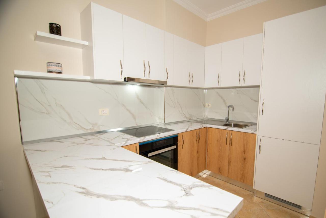Ami Apartament Vlorë Екстериор снимка