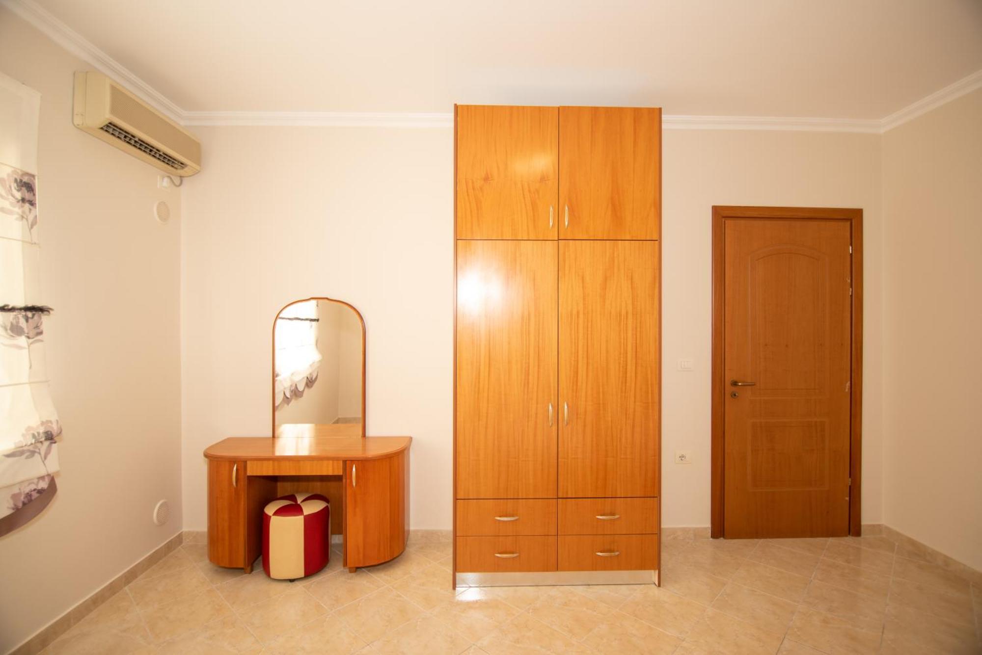 Ami Apartament Vlorë Екстериор снимка