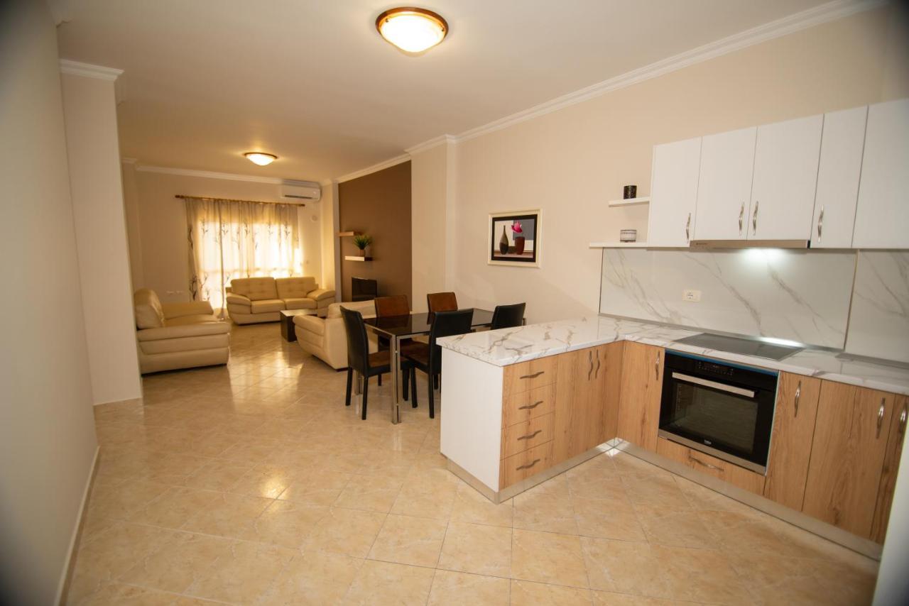 Ami Apartament Vlorë Екстериор снимка