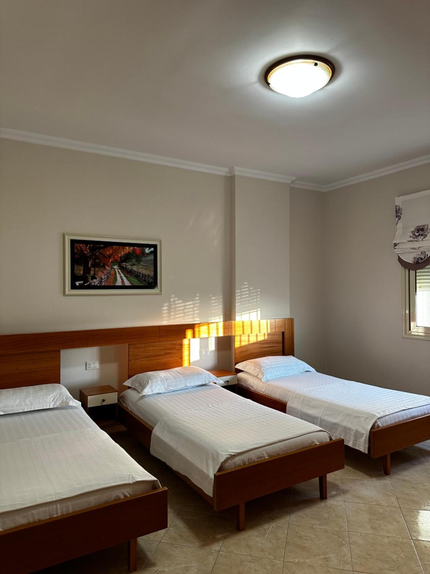 Ami Apartament Vlorë Екстериор снимка